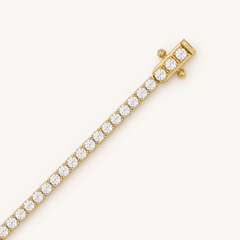 Basket 4-prong yellow-gold tennis bracelet with closed clasp