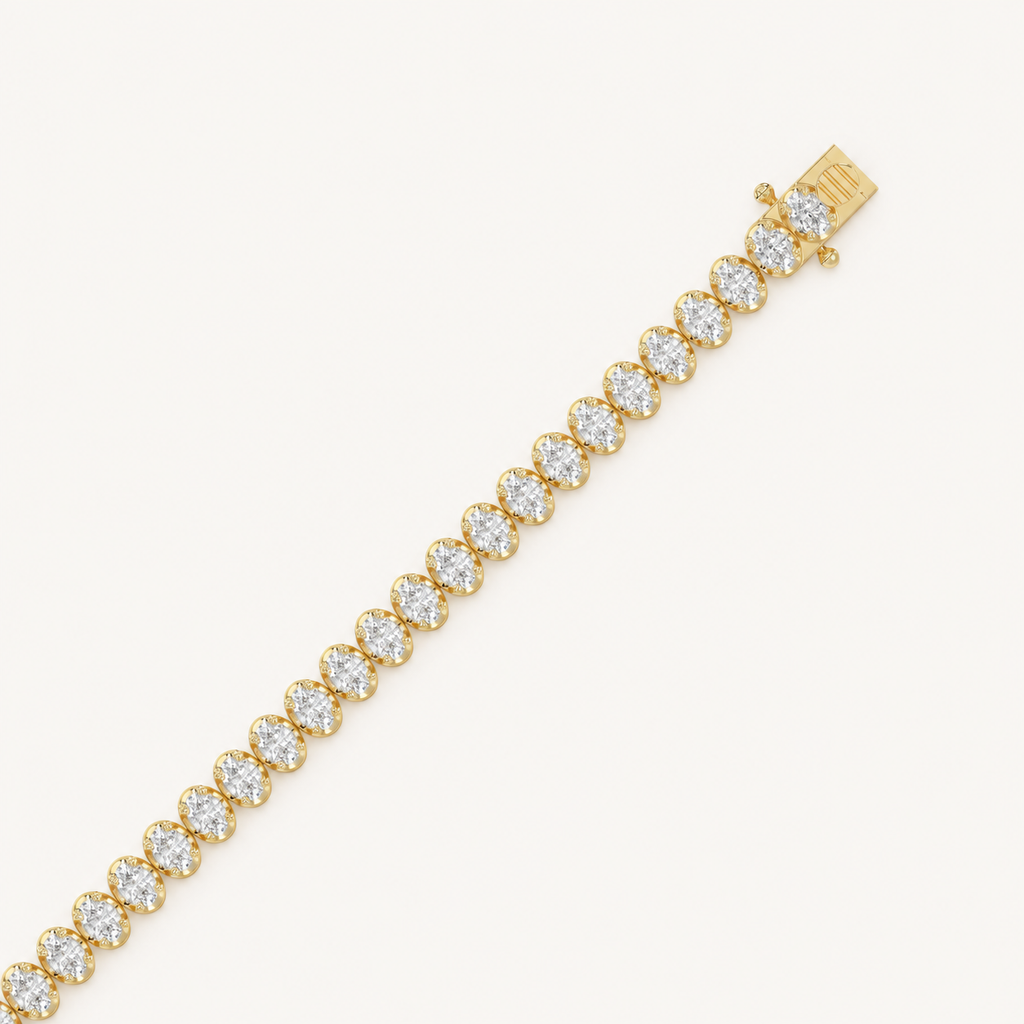 Oval-cut lab-grown diamond tennis bracelet in yellow gold, closed clasp detail